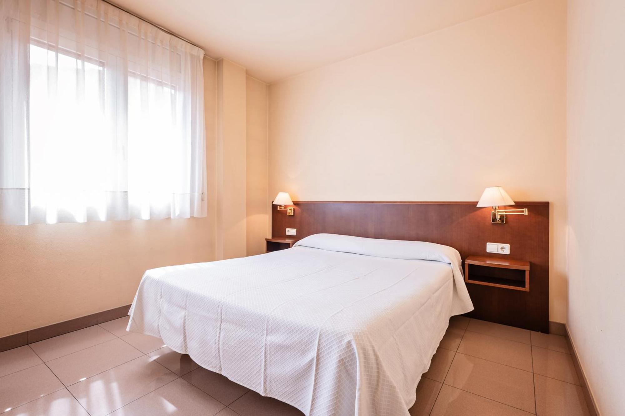 Hotel La Perla D'Olot Exterior photo